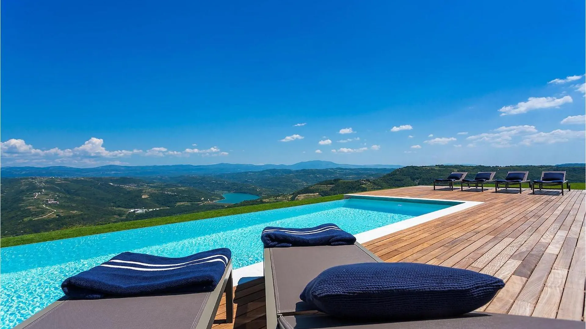 Villa Vista Zamask Holiday home